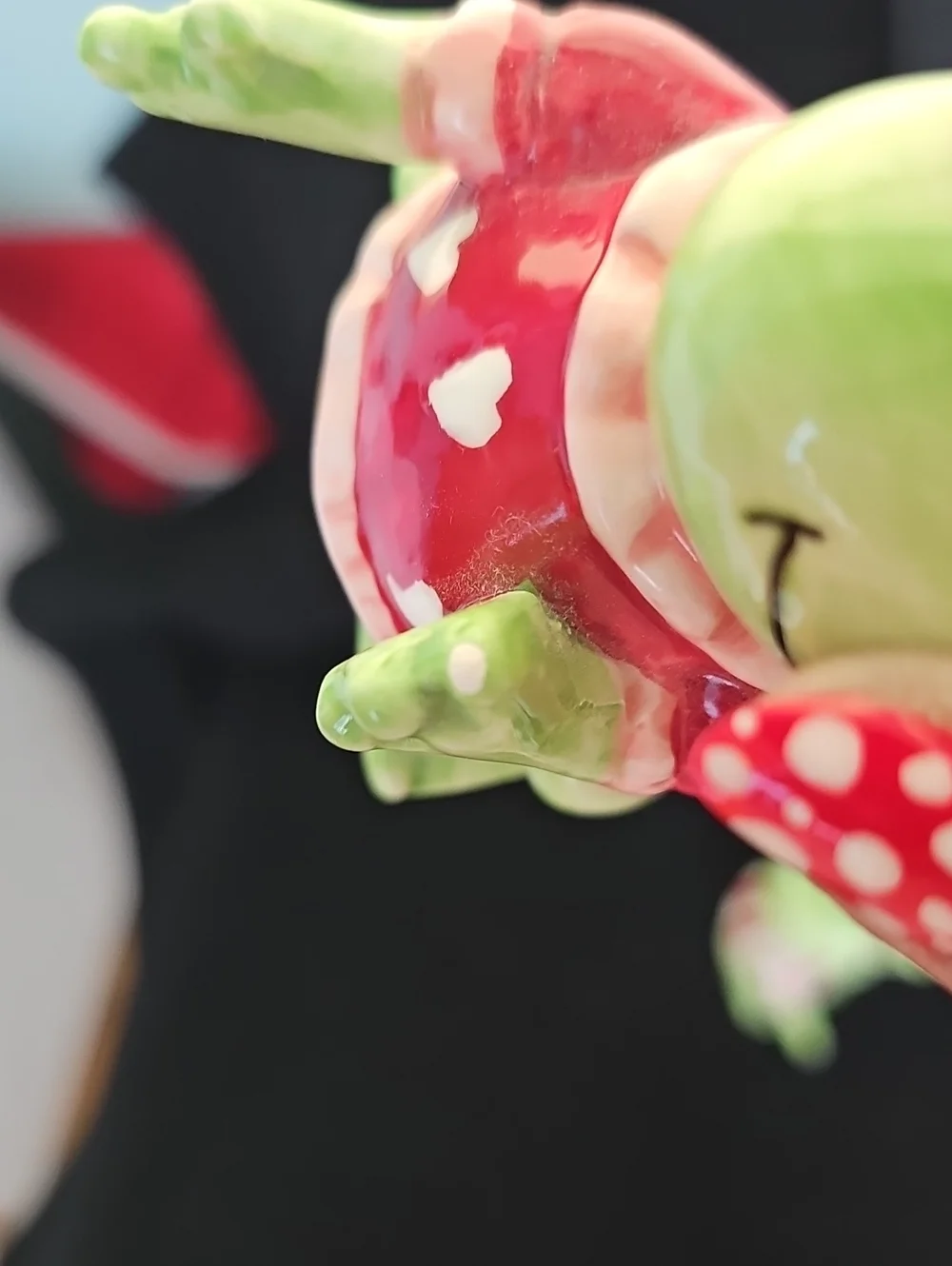 Cute Ceramic Frog Salt & Pepper Shakers - Green & Red
